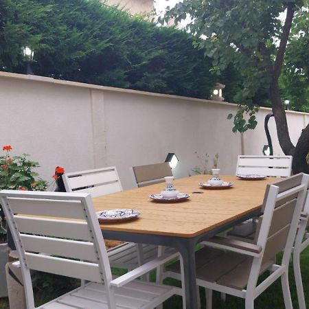 Maison En Rez-De Chaussee Pres Du Centre Ville D'Arles Dış mekan fotoğraf
