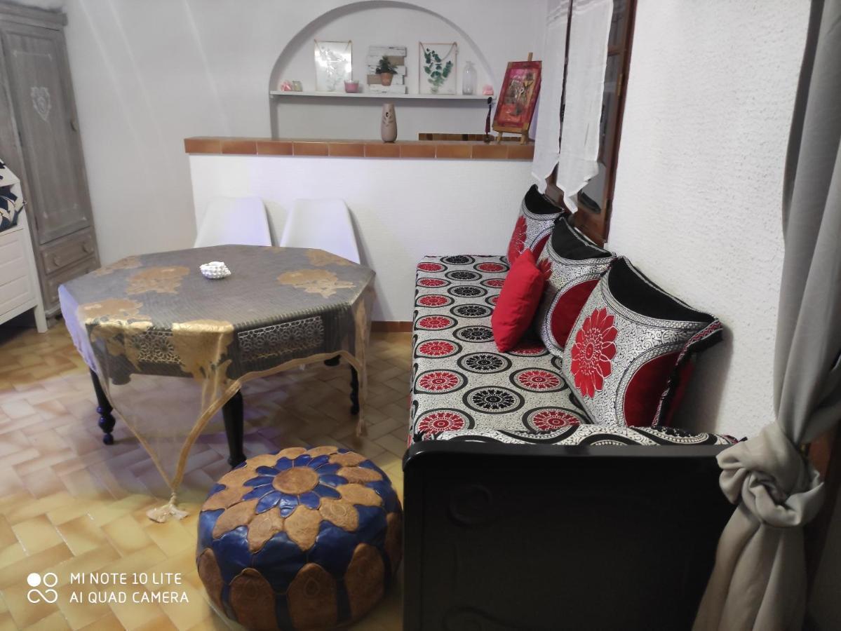 Maison En Rez-De Chaussee Pres Du Centre Ville D'Arles Dış mekan fotoğraf